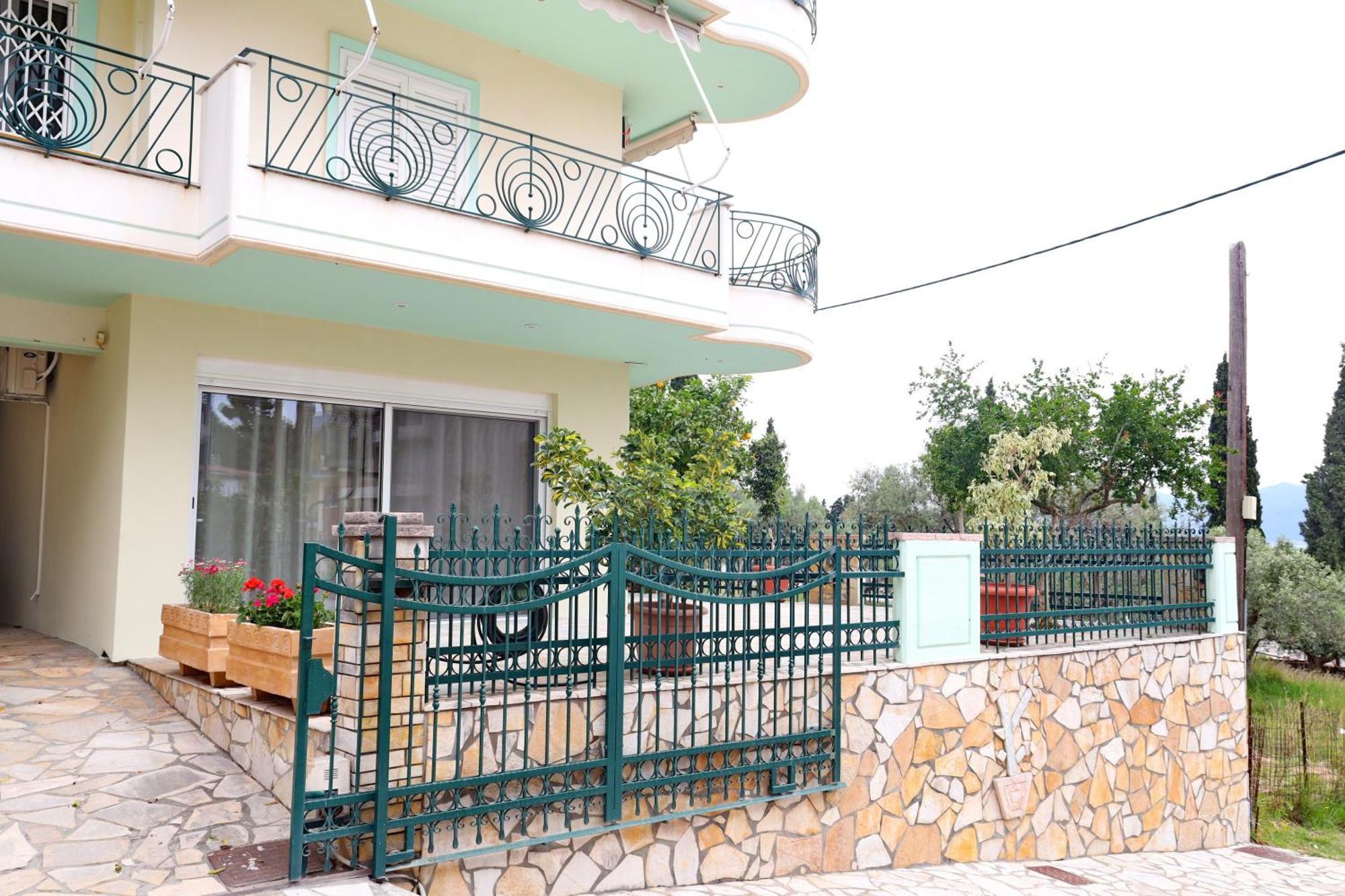 Nelly'S Modern House Διαμέρισμα Ναύπακτος Εξωτερικό φωτογραφία